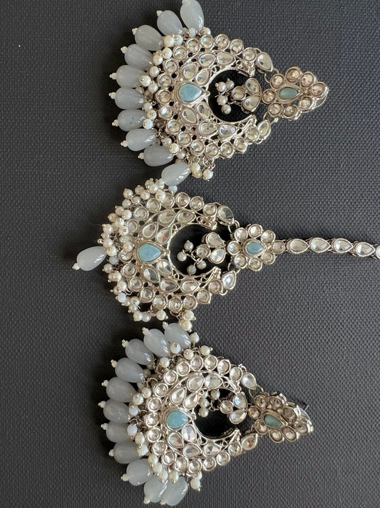 Indian Pakistani Tikka and earrings set ivory