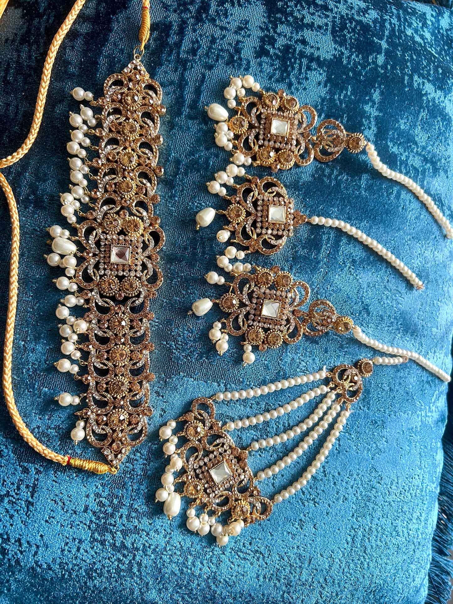 NEW! Pakistani Necklace, tikka and earrings full set