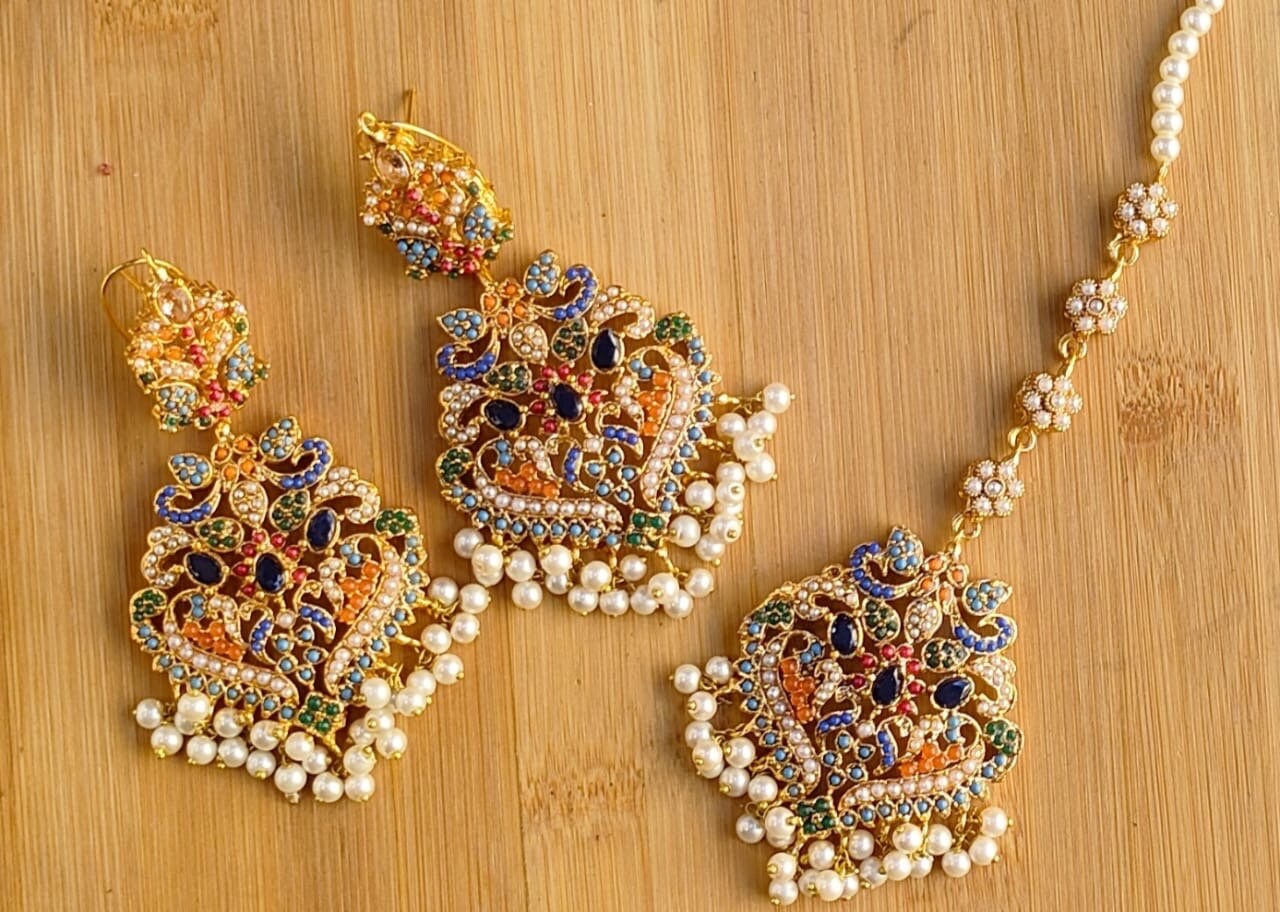 Earrings and tikka set - Multi