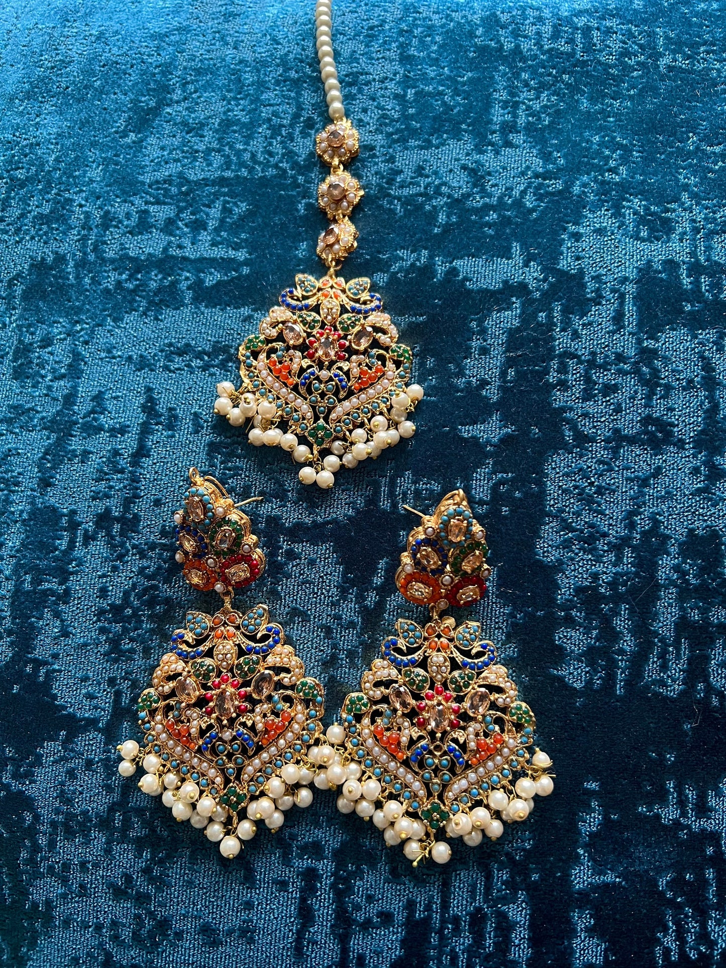 Earrings and tikka set - Multi