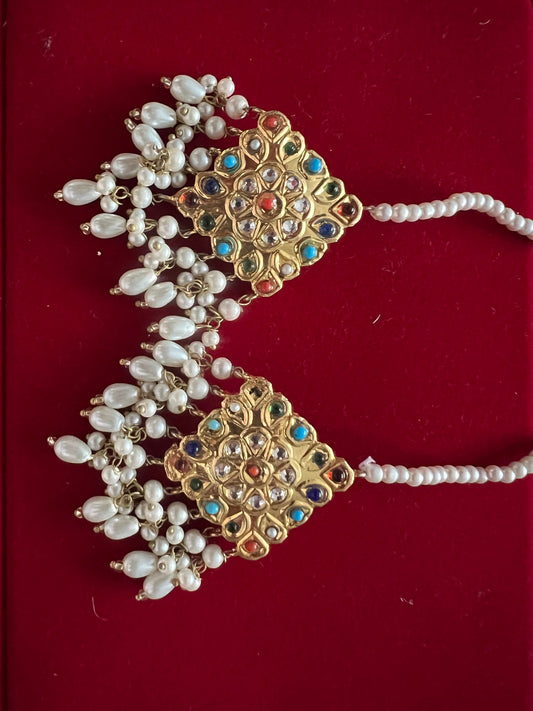 Diamond shape kundan earrings