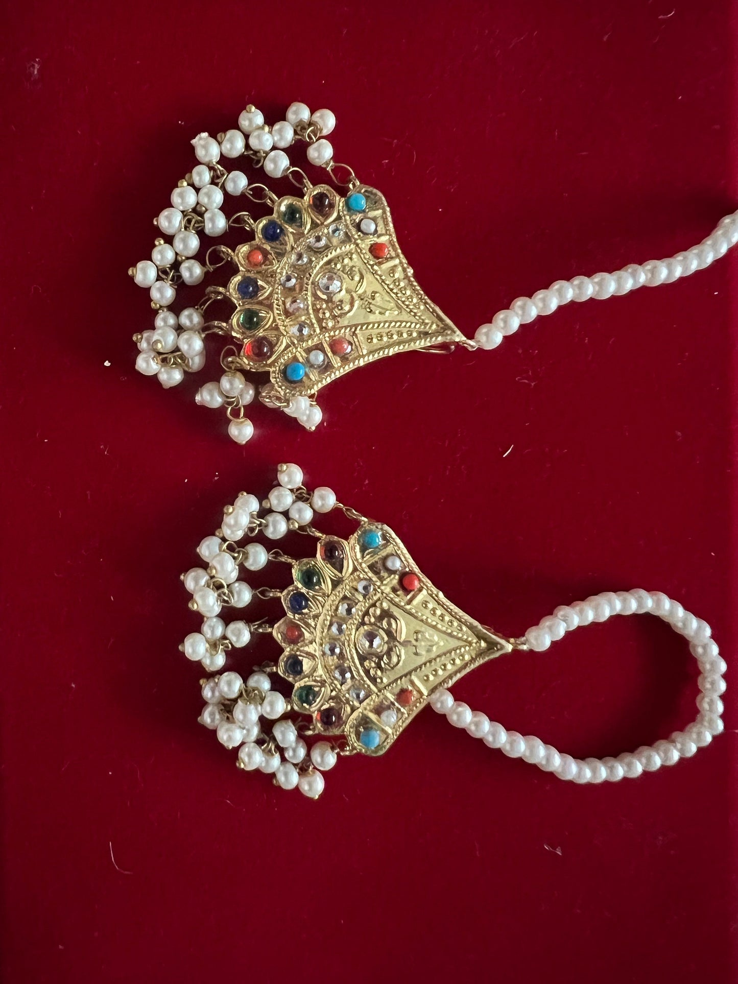 Pointed shape - Kundan earrings