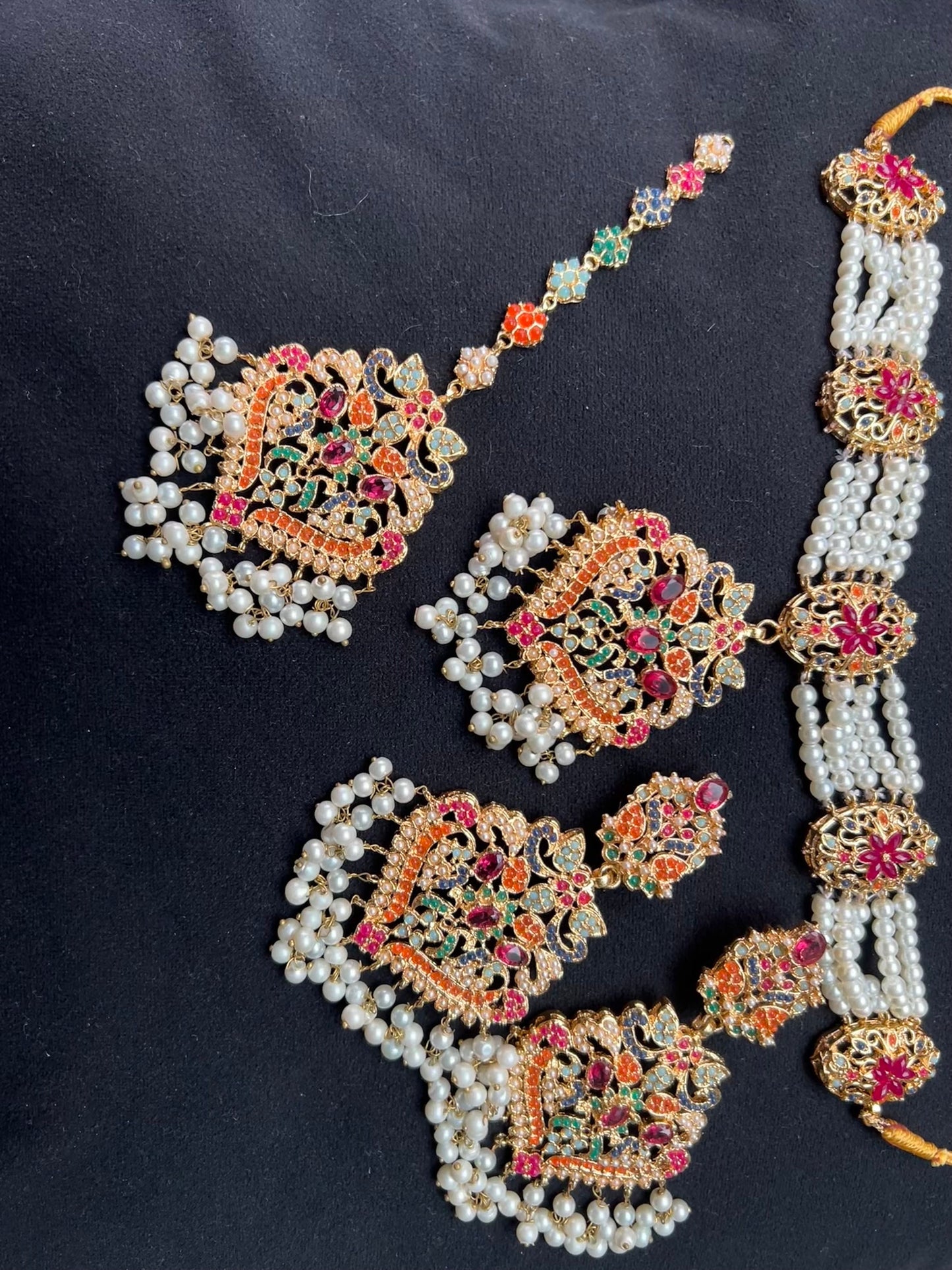 NEW! Nauratan jewellery set - Necklace, earrings, tikka